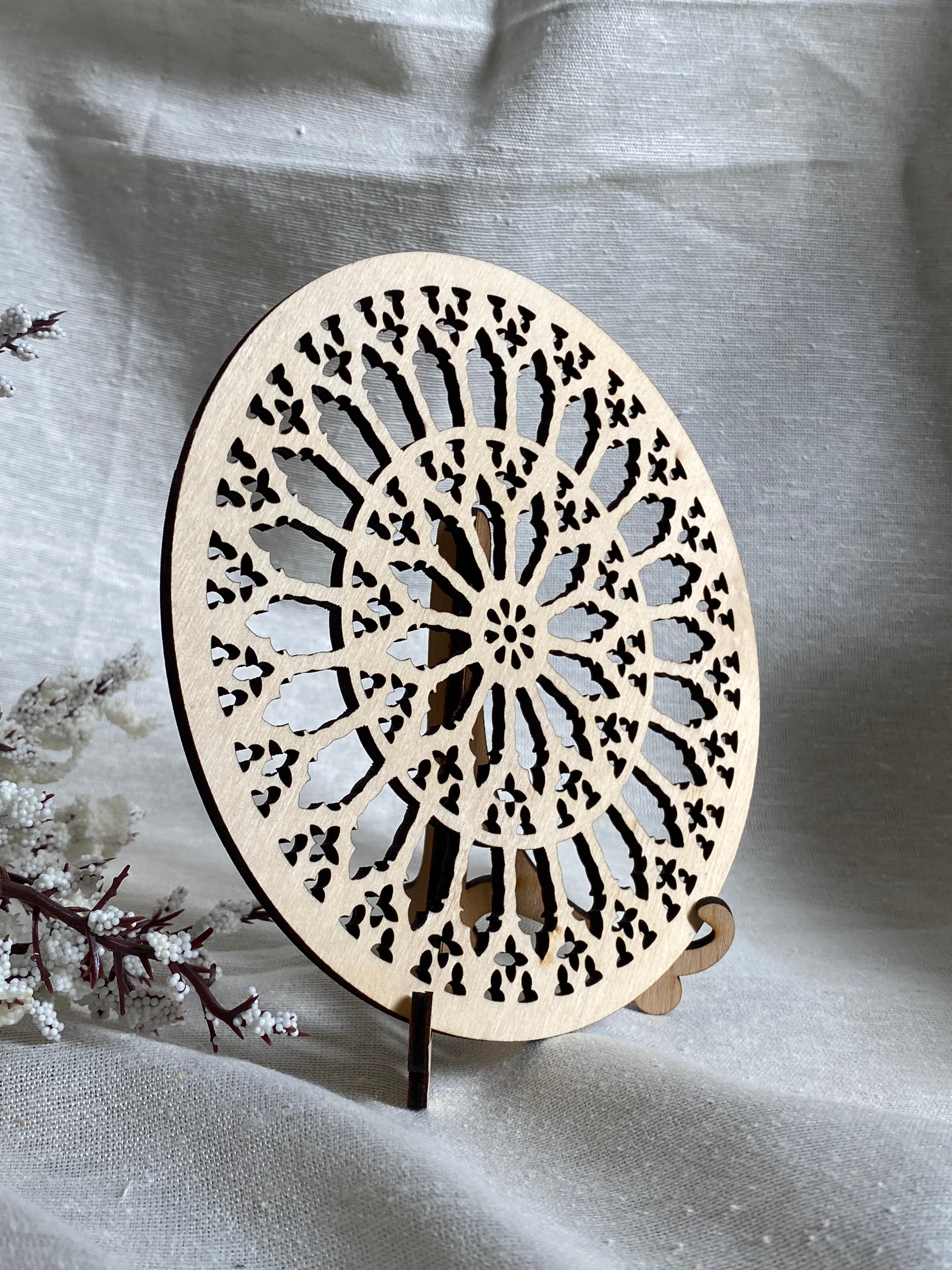 Rosone decorativo - dettaglio 3 di creazione artigianale in legno ArtèCris