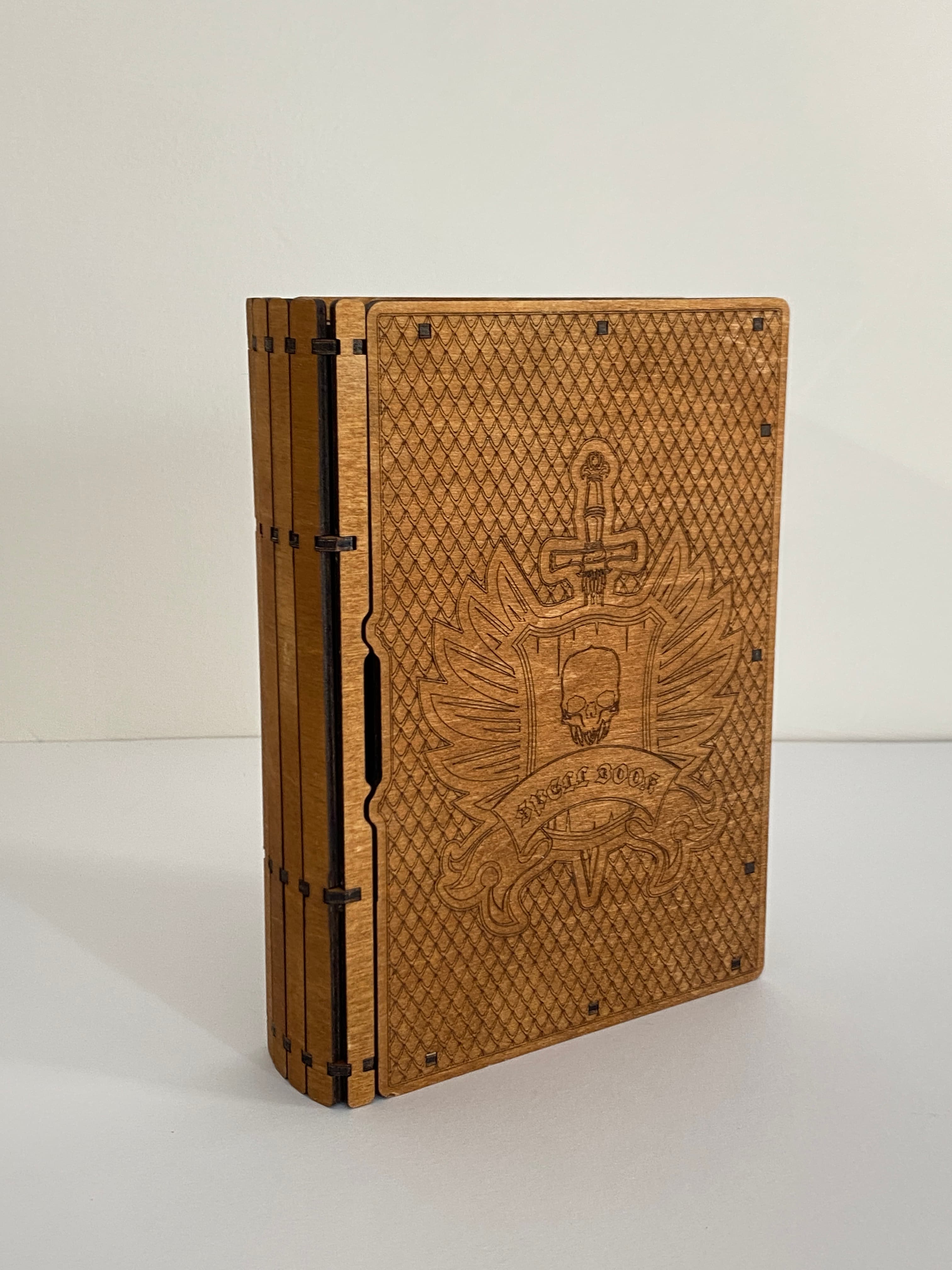 Scatola a libro - dettaglio 7 di creazione artigianale in legno ArtèCris
